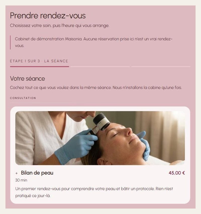 La première étape de la réservation : la patiente coche les soins qu'elle veut dans la même séance ; chaque soin porte son image, sa durée et son prix.